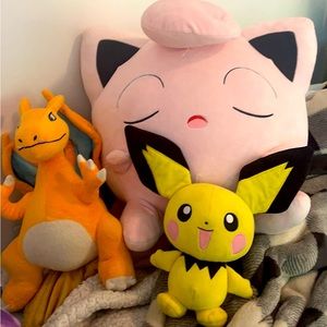 3 Pokémon Plushies
